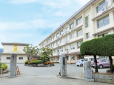 第四中学校